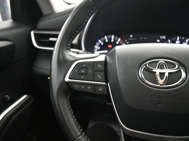 Used 2023 Toyota Highlander XLE image 17