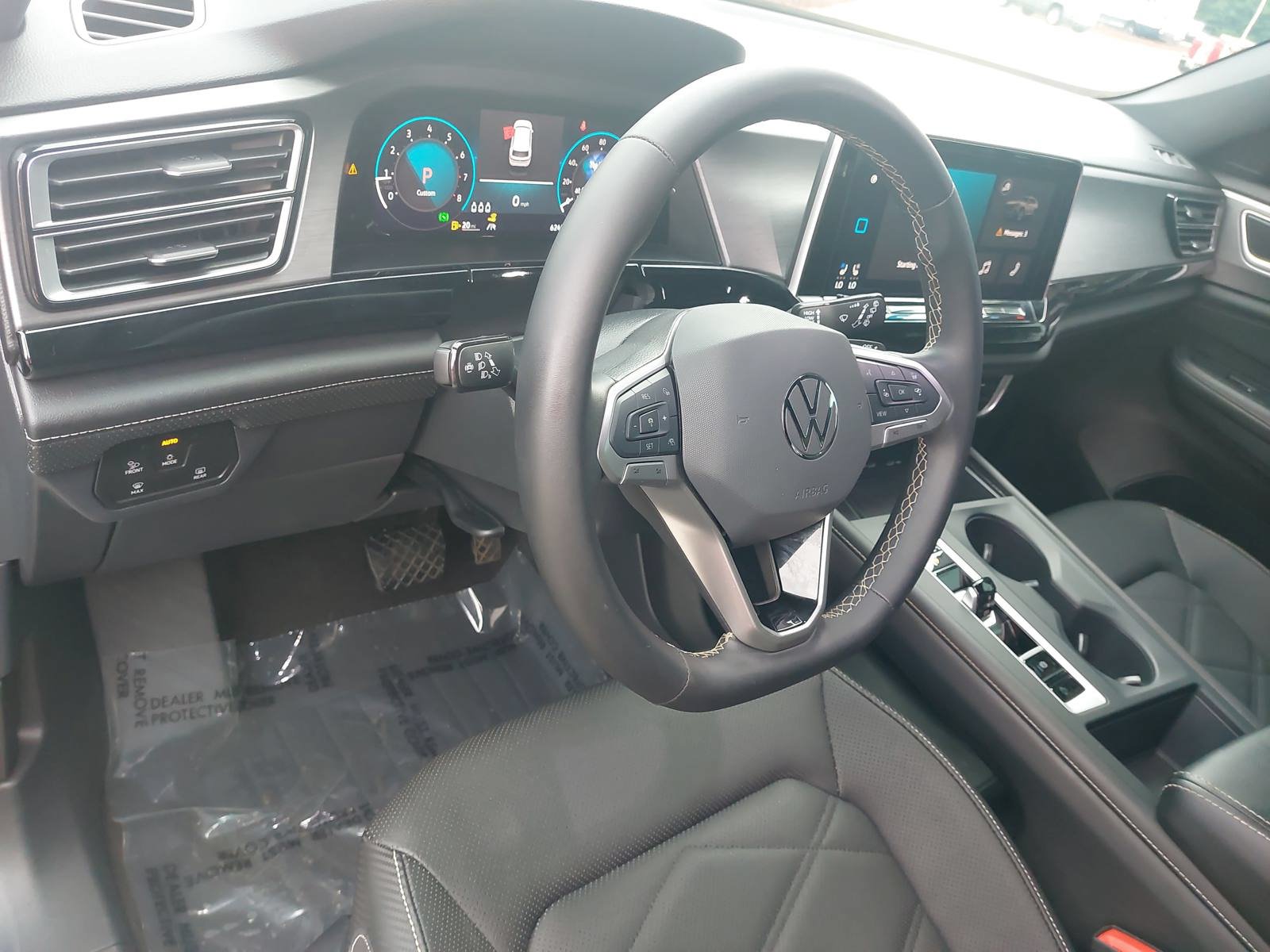 Used 2024 Volkswagen Atlas Cross Sport SE AWD/4WD image 15