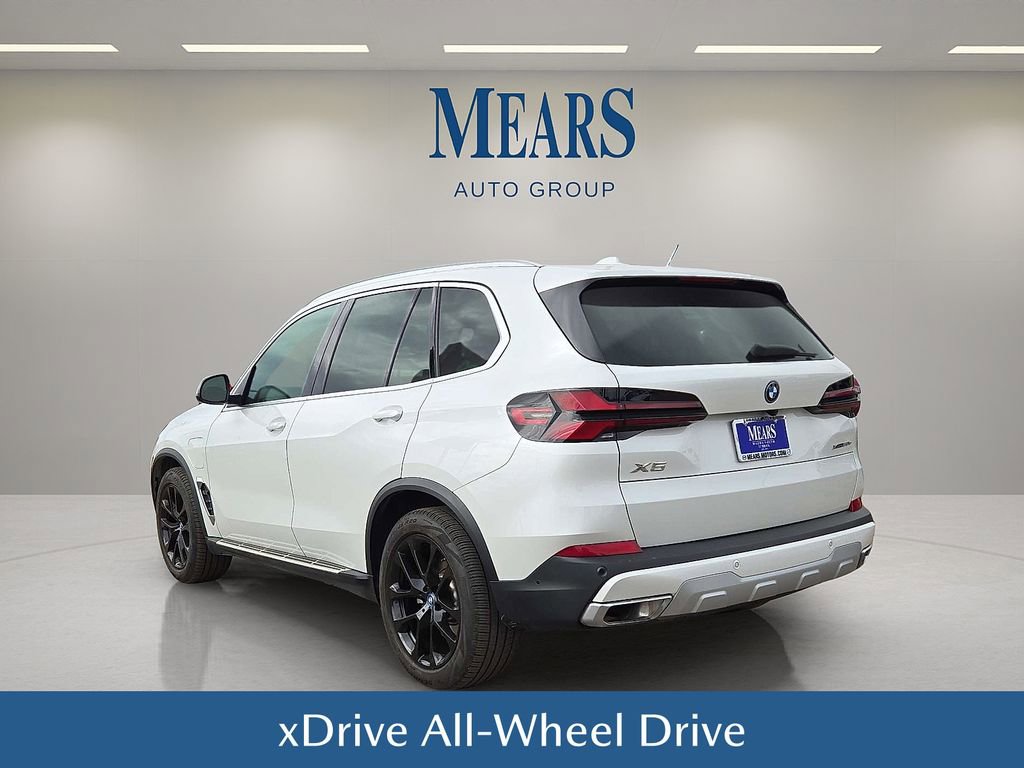 Used 2024 BMW X5 xDrive50e image 4