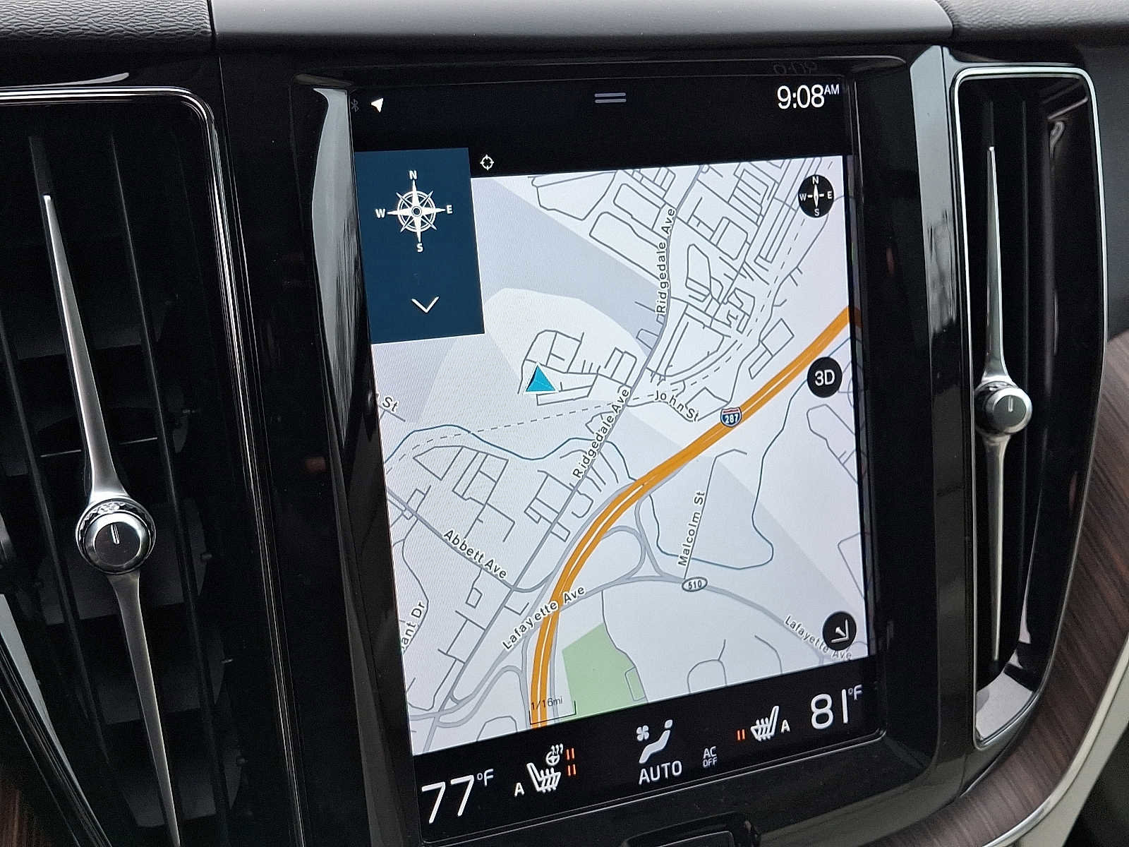 Used 2021 Volvo XC60 T5 Momentum w/ Premium Package image 17