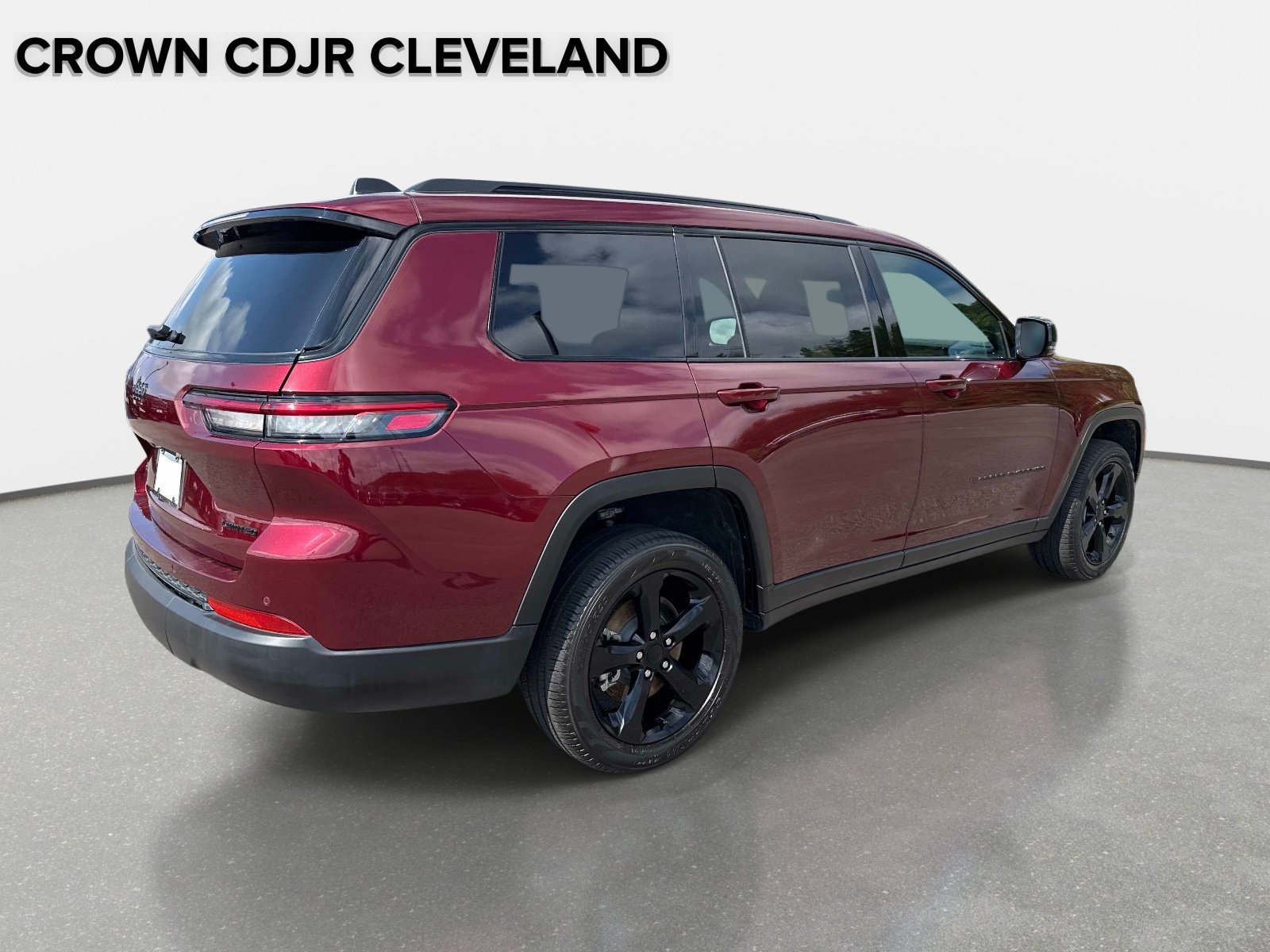 Used 2024 Jeep Grand Cherokee L Limited w/ Black Appearance Package AWD/4WD image 5