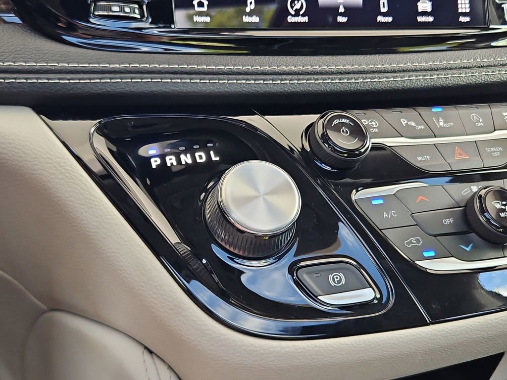 Used 2022 Chrysler Pacifica Limited image 17