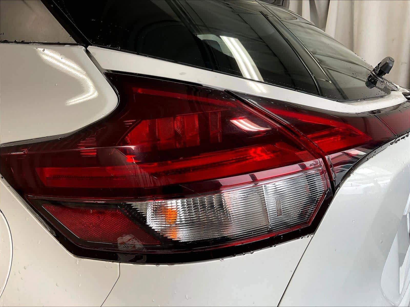 Certified 2023 Nissan Kicks SR w/ SR Premium Package FWD image 33
