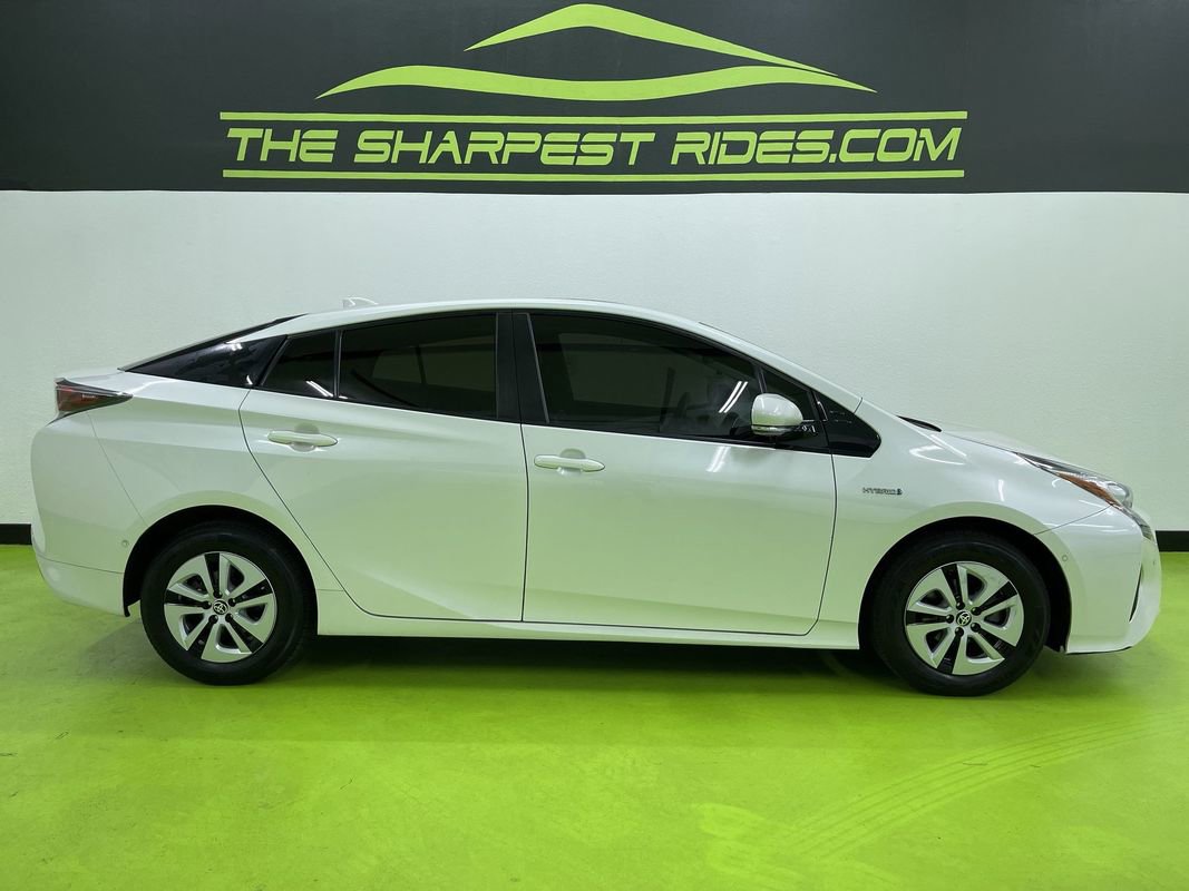 Used 2017 Toyota Prius Four image 11