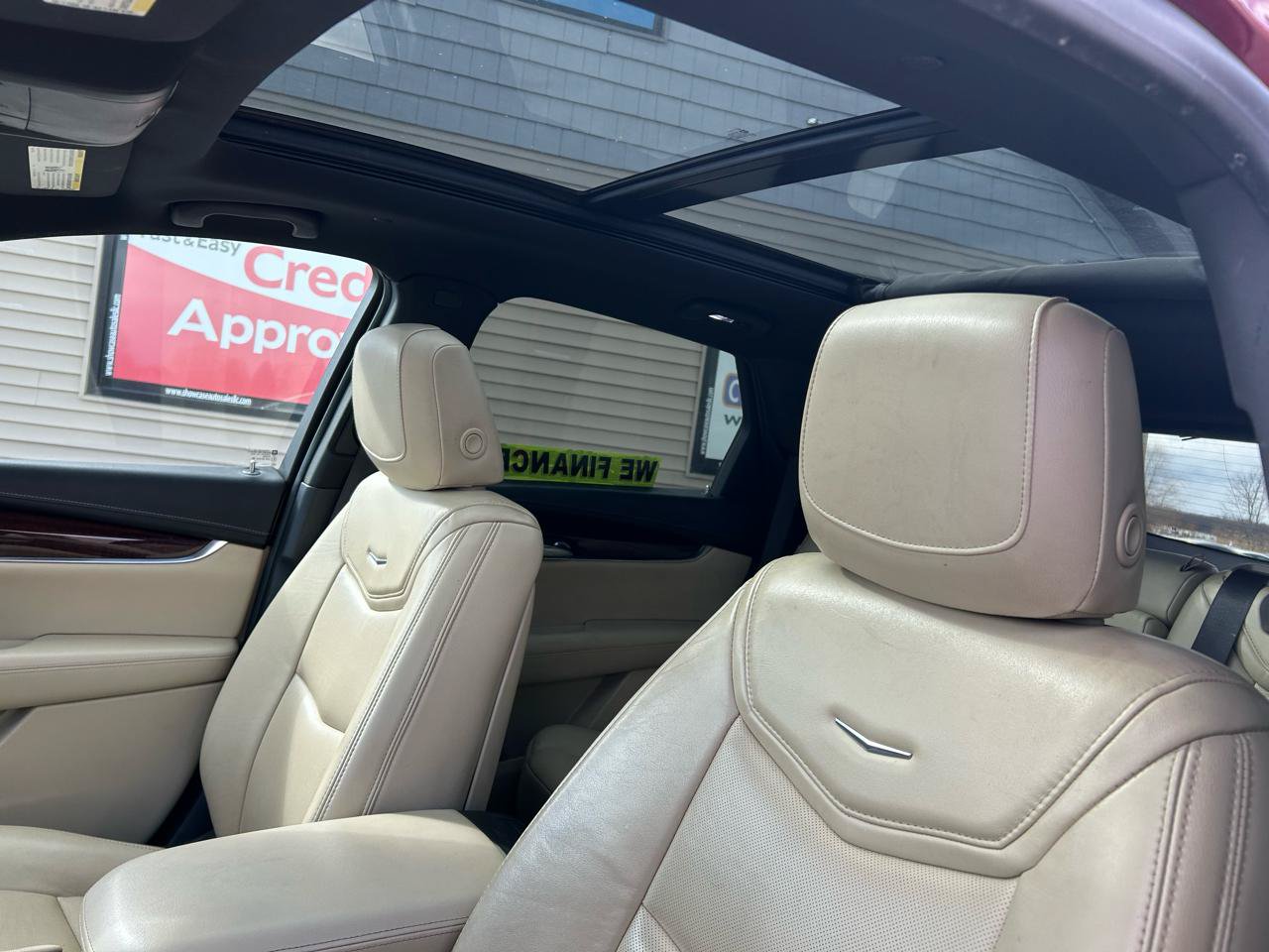 Used 2017 Cadillac XT5 Luxury w/ Driver Awareness Package FWD image 18