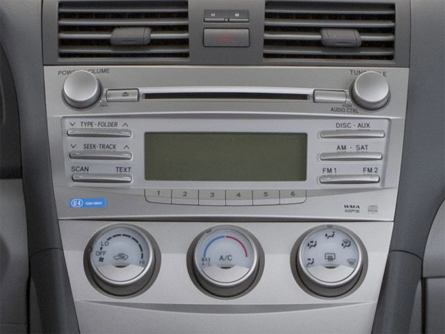 Used 2010 Toyota Camry LE FWD image 10