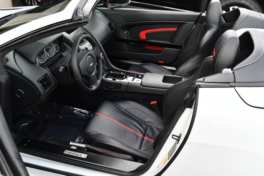 Used 2017 Aston Martin V12 Vantage S RWD image 52