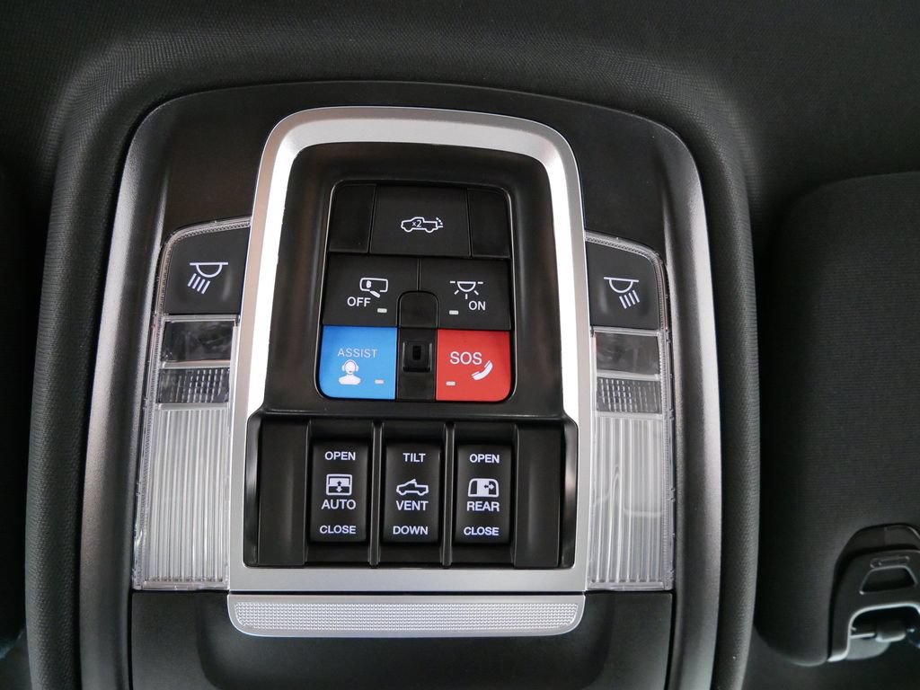 New 2026 RAM 3500 Laramie AWD/4WD image 28