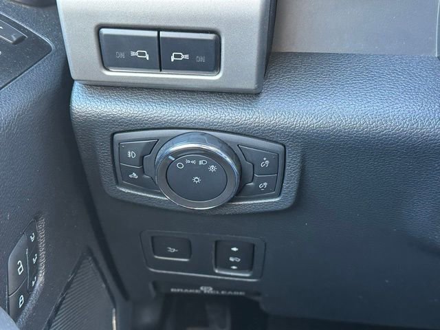 Used 2022 Ford F350 Lariat w/ Black Appearance Package image 19