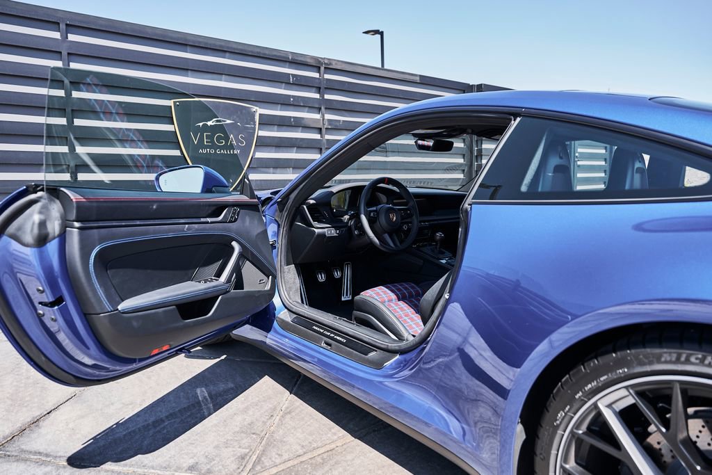 Used 2026 Porsche 911 Carrera T RWD image 29