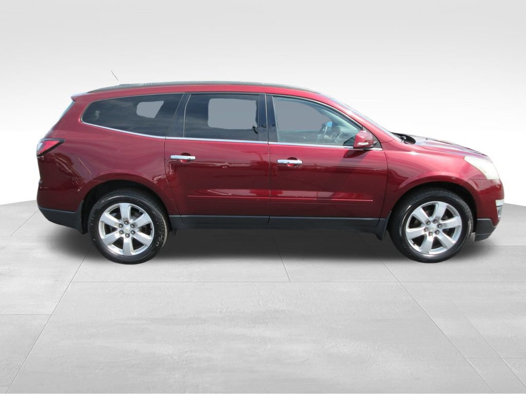 Used 2017 Chevrolet Traverse LT w/ Style and Technology Package FWD image 6