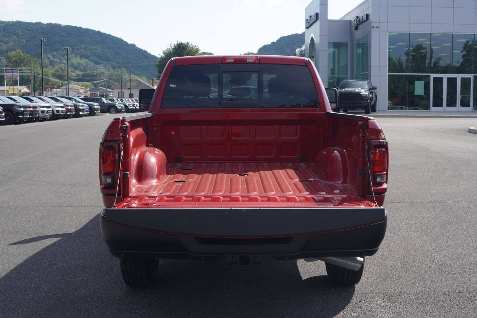New 2025 RAM 2500 Tradesman AWD/4WD image 13