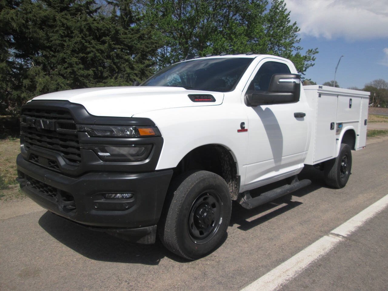 Used 2025 RAM 2500 Tradesman AWD/4WD image 2