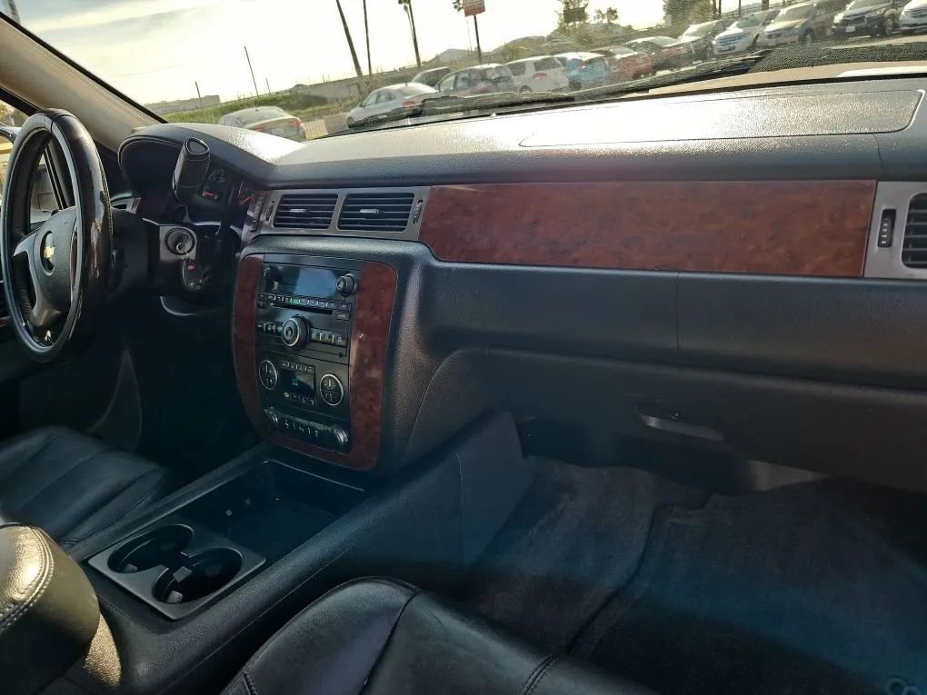 Used 2013 Chevrolet Avalanche LT w/ All-Star Edition image 14
