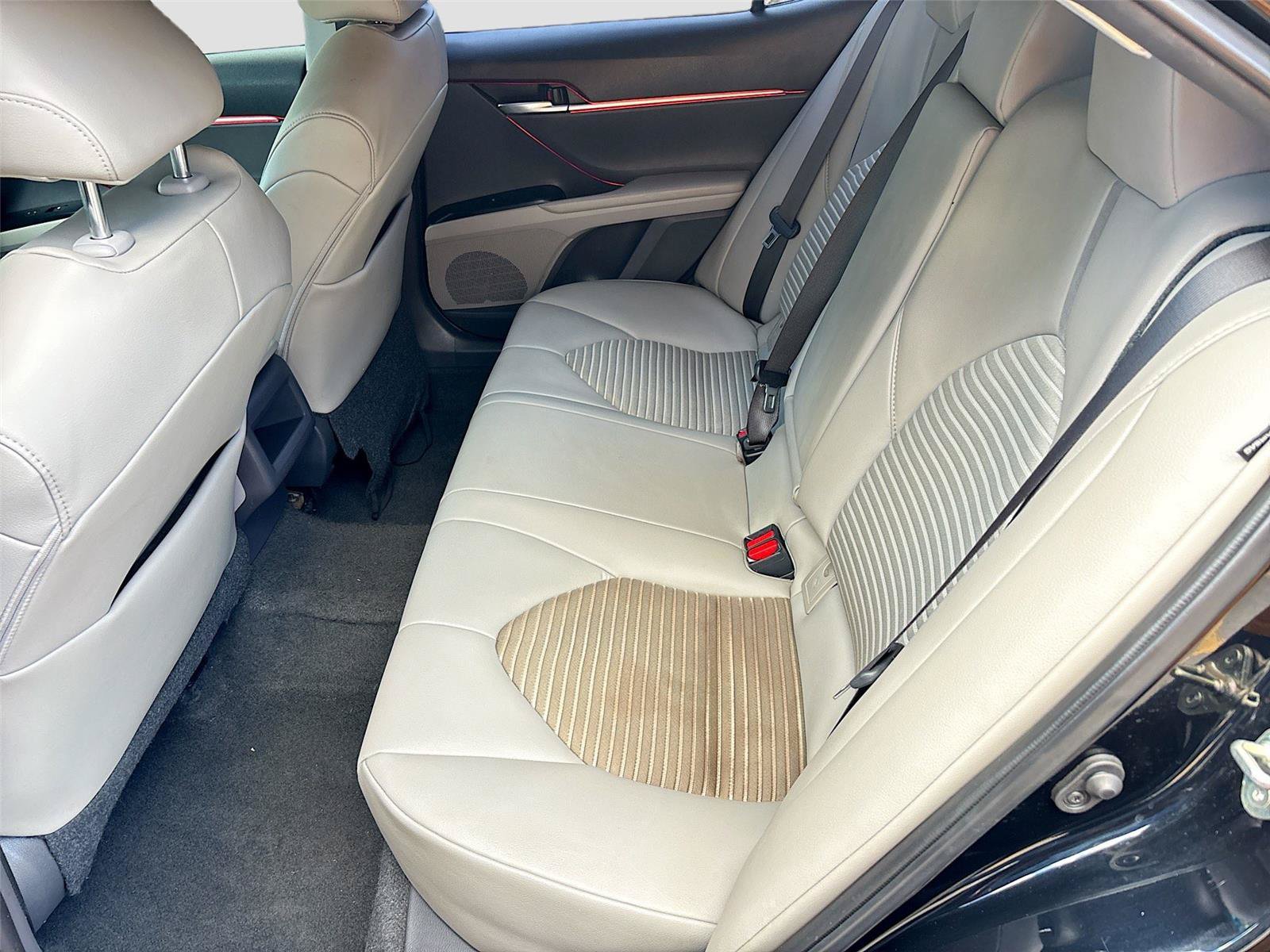 Used 2020 Toyota Camry SE FWD image 24