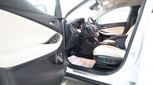 Used 2022 Buick Encore GX Select FWD image 9