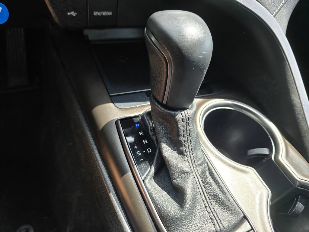 Used 2022 Toyota Camry SE w/ Cold Weather Package AWD/4WD image 24