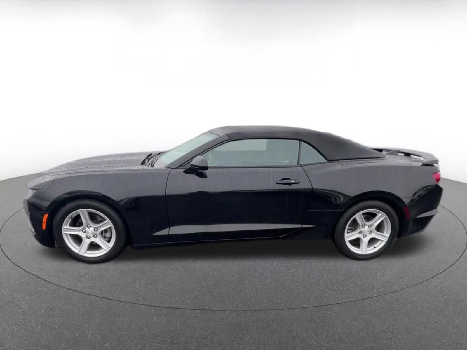 Used 2023 Chevrolet Camaro LT image 9