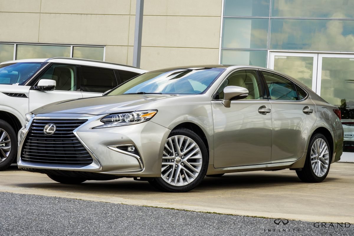 Used 2018 Lexus ES 350 w/ Ultra Luxury Package