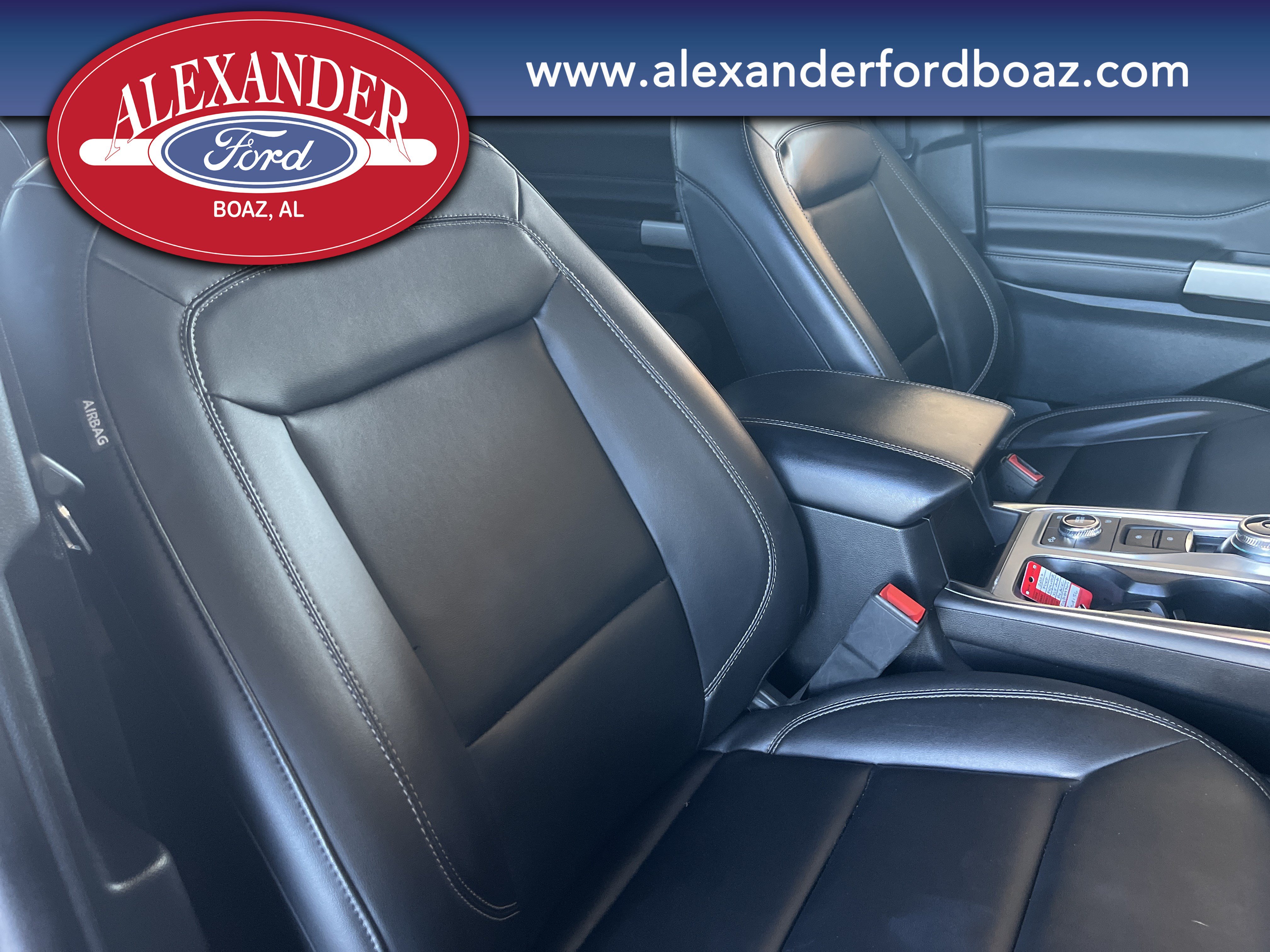 Used 2023 Ford Explorer XLT w/ Equipment Group 202A AWD/4WD image 15
