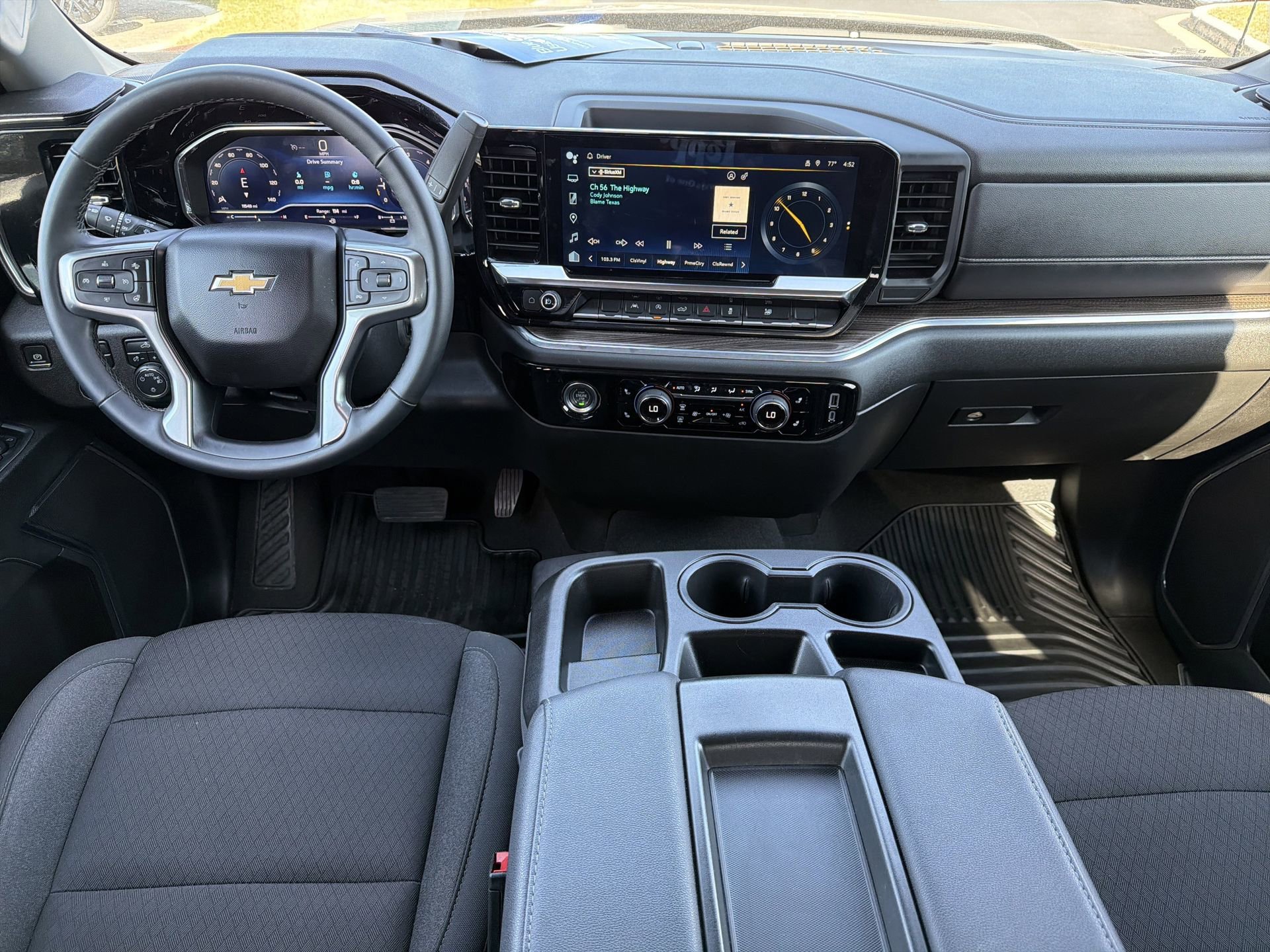 Used 2024 Chevrolet Silverado 1500 LT image 2