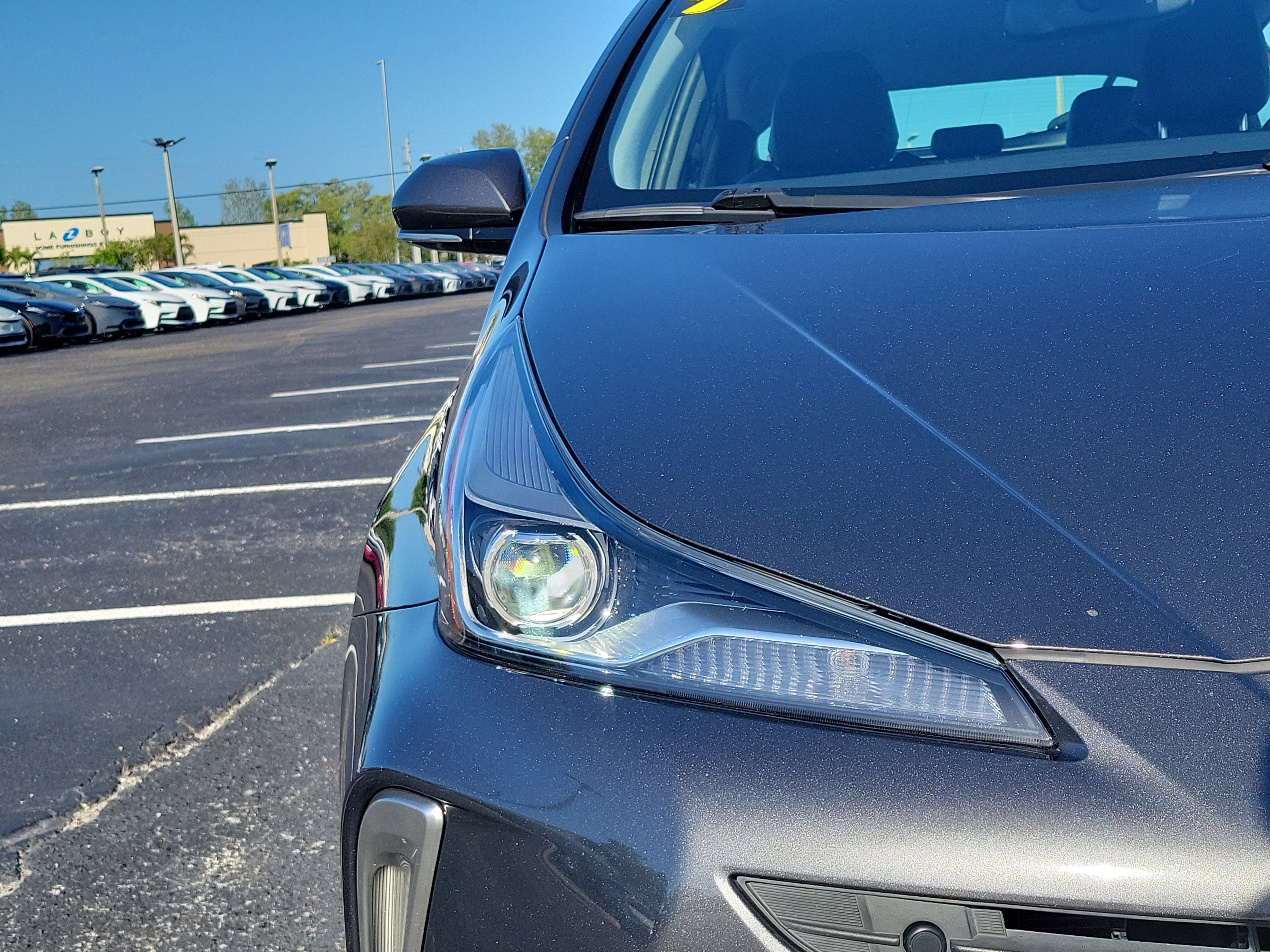 Used 2019 Toyota Prius XLE AWD/4WD image 7