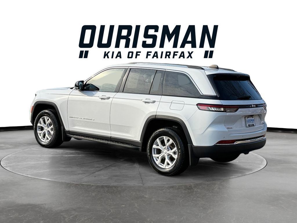 Used 2023 Jeep Grand Cherokee Limited w/ Luxury Tech Group II image 4