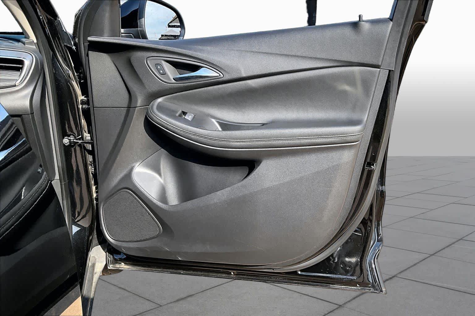 Used 2025 Buick Encore GX Preferred FWD image 25