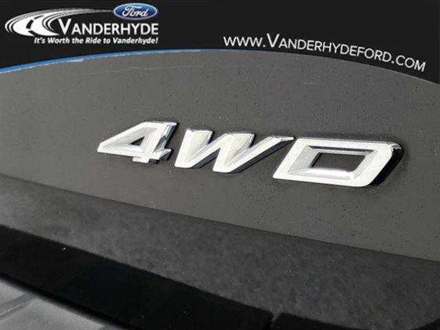 Used 2023 Ford Explorer XLT w/ Equipment Group 202A image 7