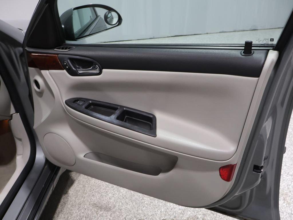 Used 2007 Chevrolet Impala LT FWD image 24