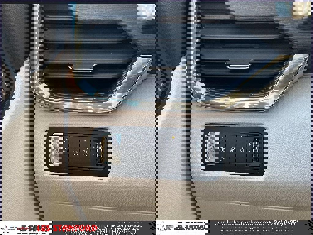 Used 2024 GMC Acadia Denali image 29