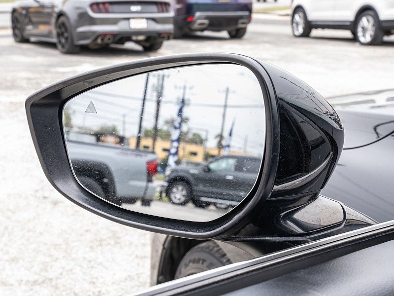 Used 2019 MAZDA MAZDA3 Hatchback w/ Premium Package image 34