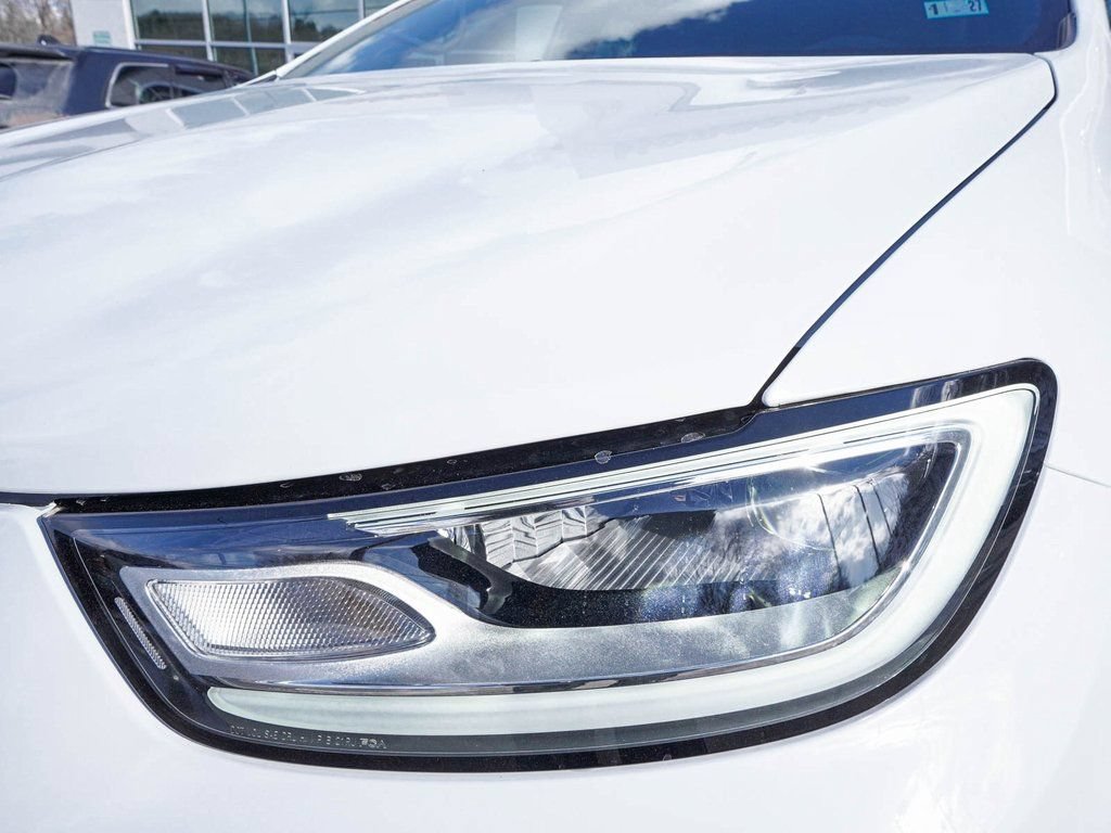 New 2026 Chrysler Pacifica Select FWD image 48