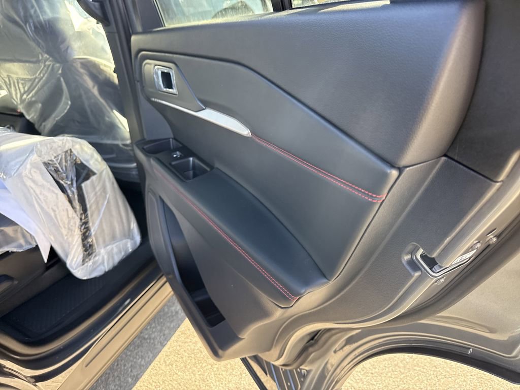 Used 2026 Ford Explorer ST-Line w/ ST-Line Street Pack image 28