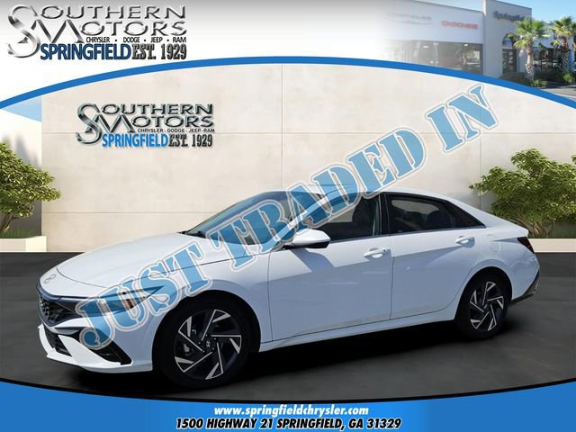 Used 2025 Hyundai Elantra SEL FWD image 1