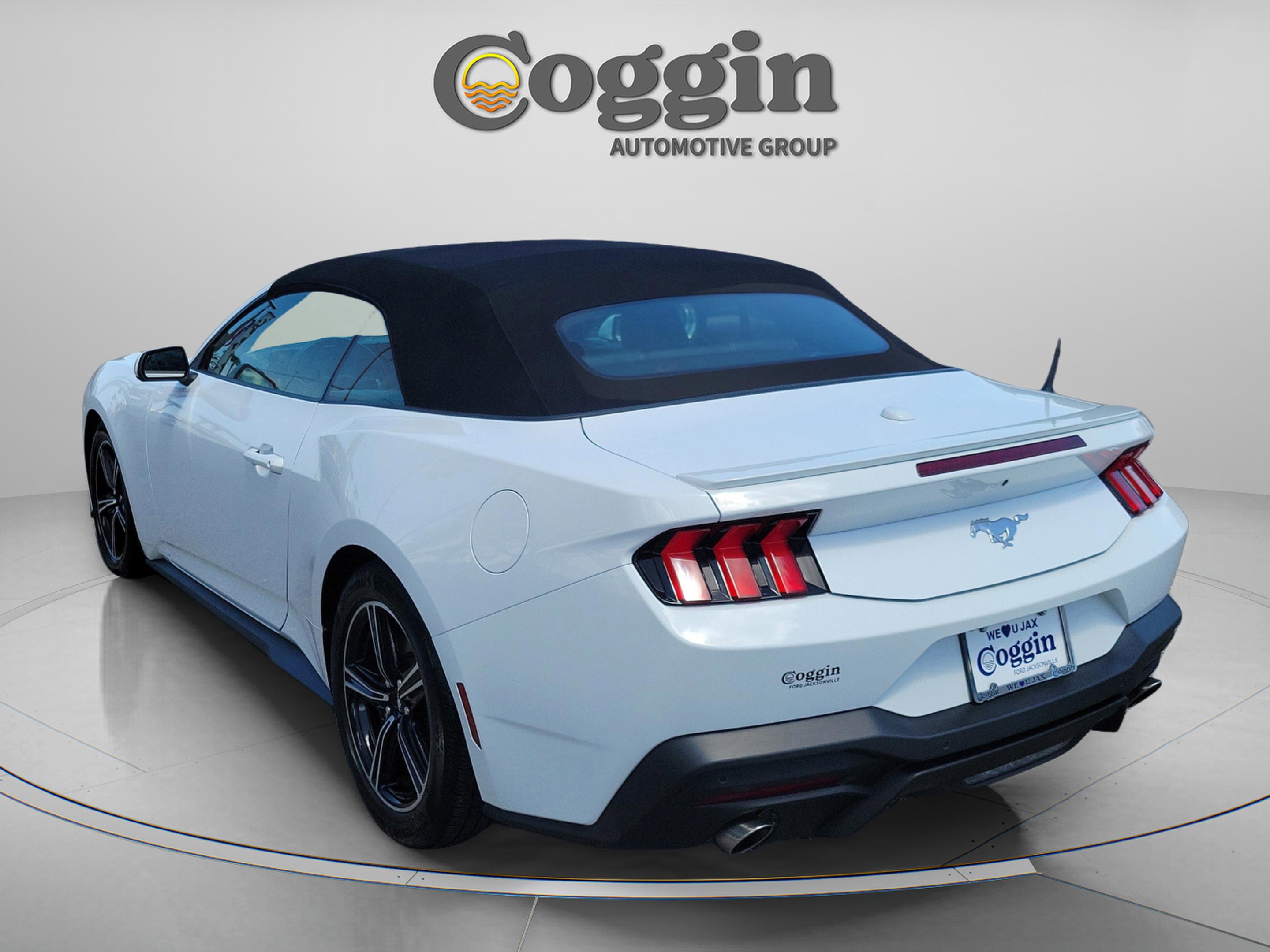 Used 2024 Ford Mustang Premium image 2
