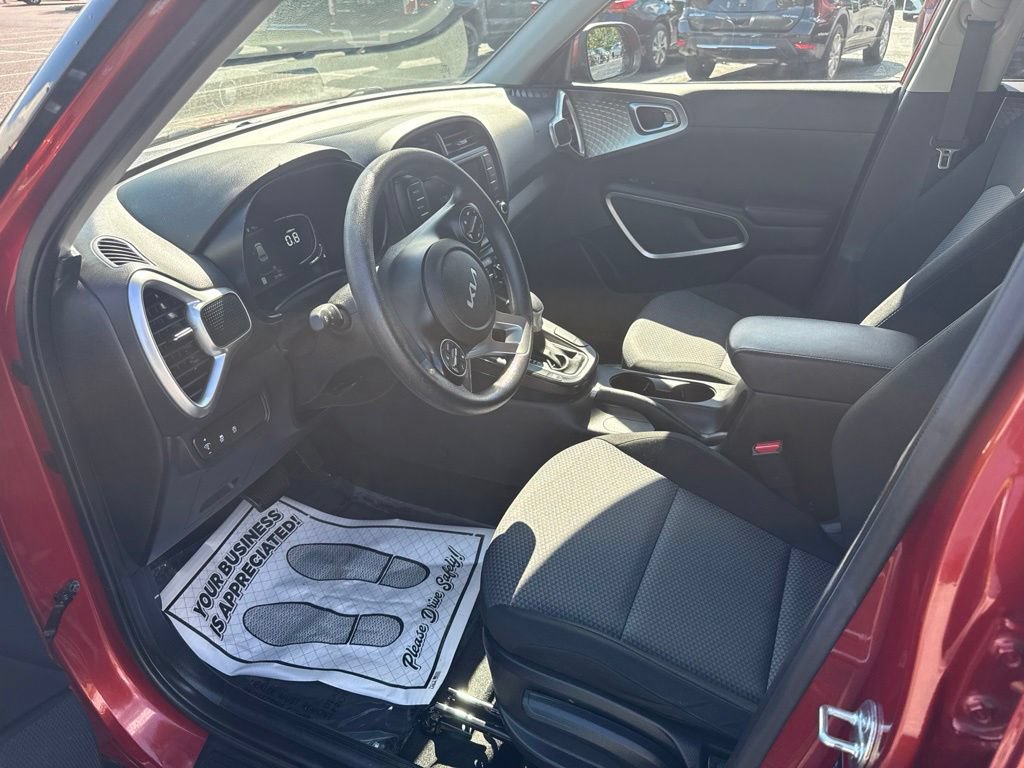 Used 2023 Kia Soul LX FWD image 22