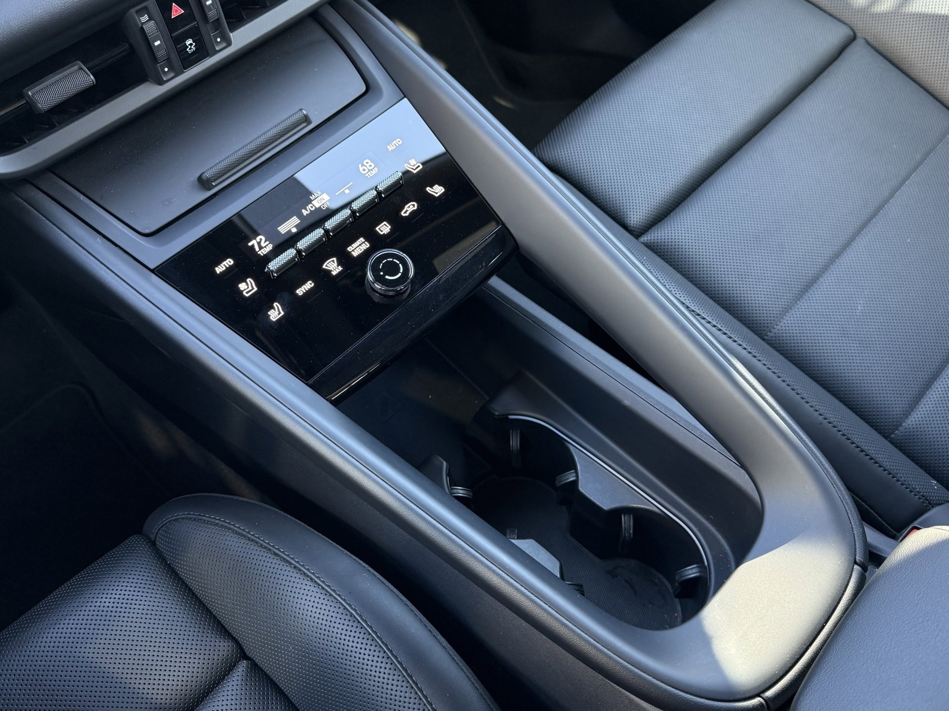 Used 2025 Porsche Macan Electric image 21