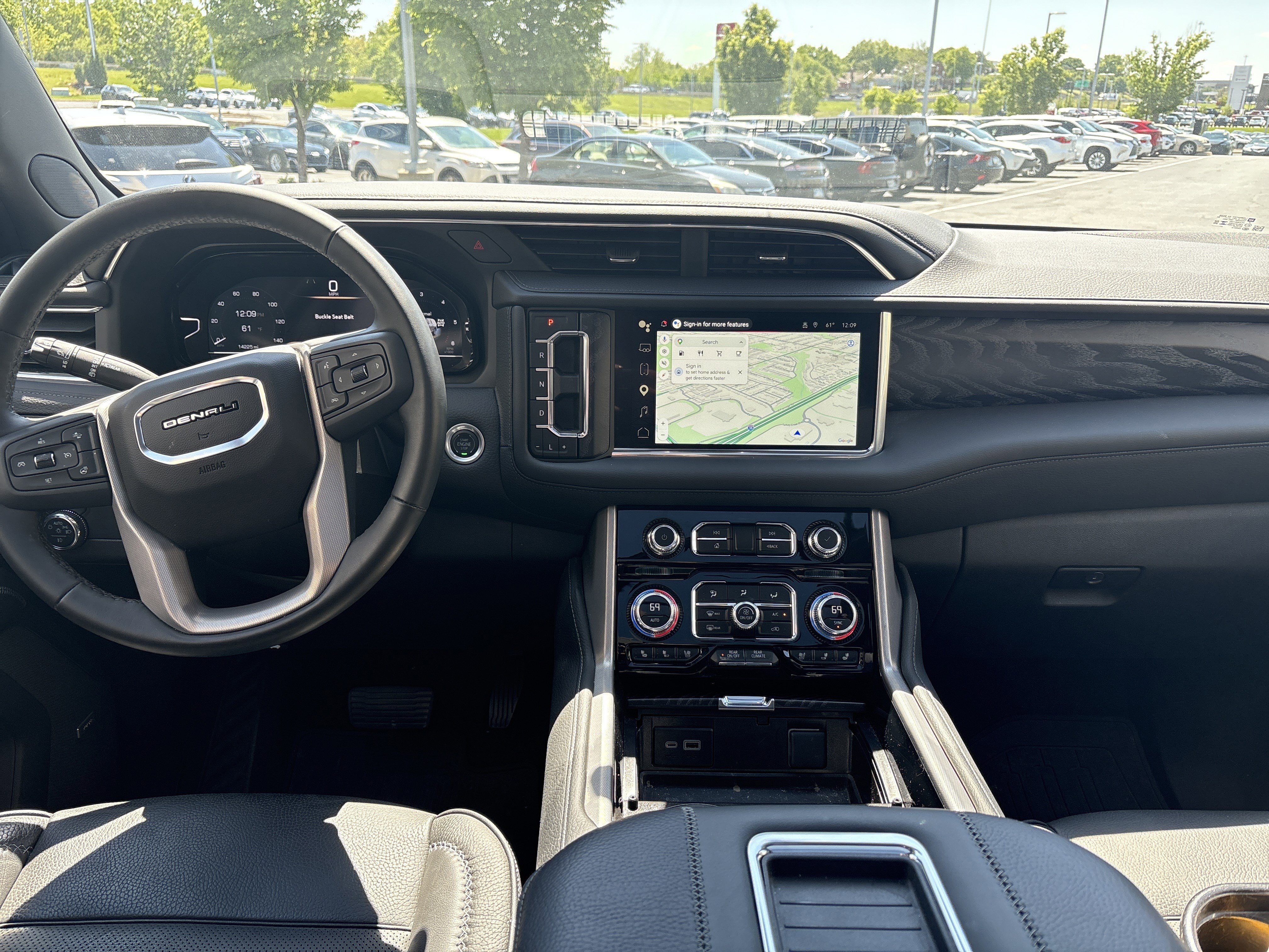 Used 2024 GMC Yukon Denali AWD/4WD image 29