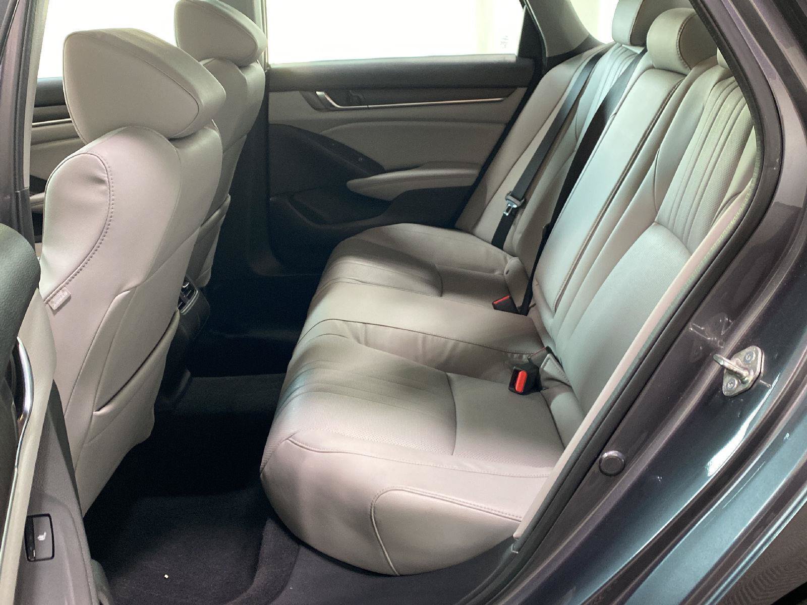 Used 2018 Honda Accord Touring image 18