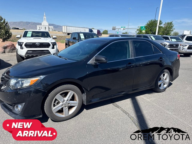Used 2012 Toyota Camry SE FWD image 2