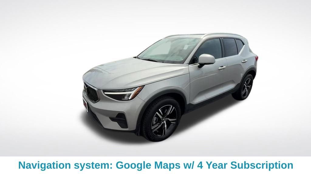 Used 2025 Volvo XC40 B5 Core image 2