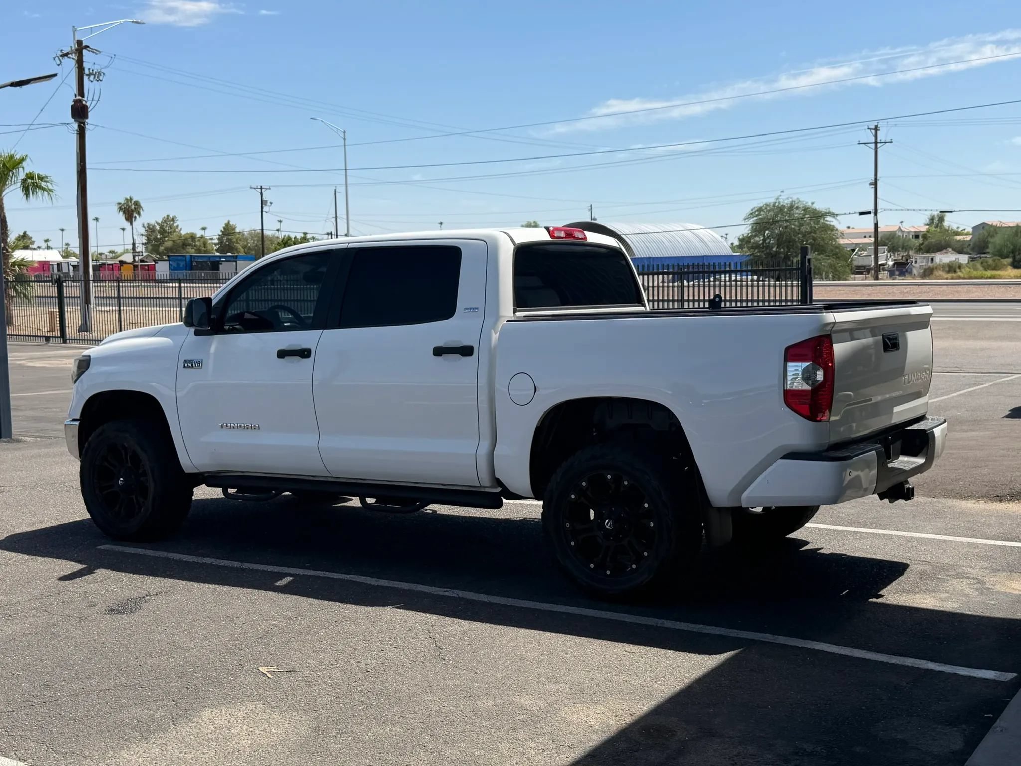 Used 2016 Toyota Tundra SR5 w/ SR5 Upgrade Package RWD image 4