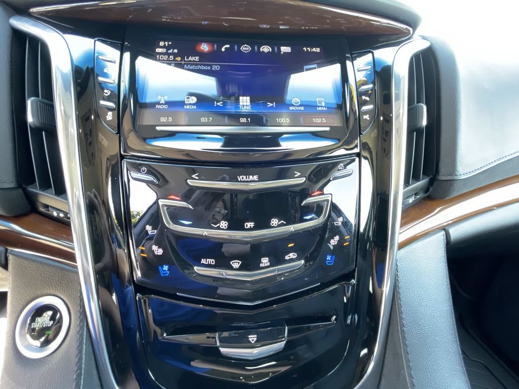 Certified 2018 Cadillac Escalade Premium Luxury AWD/4WD image 35