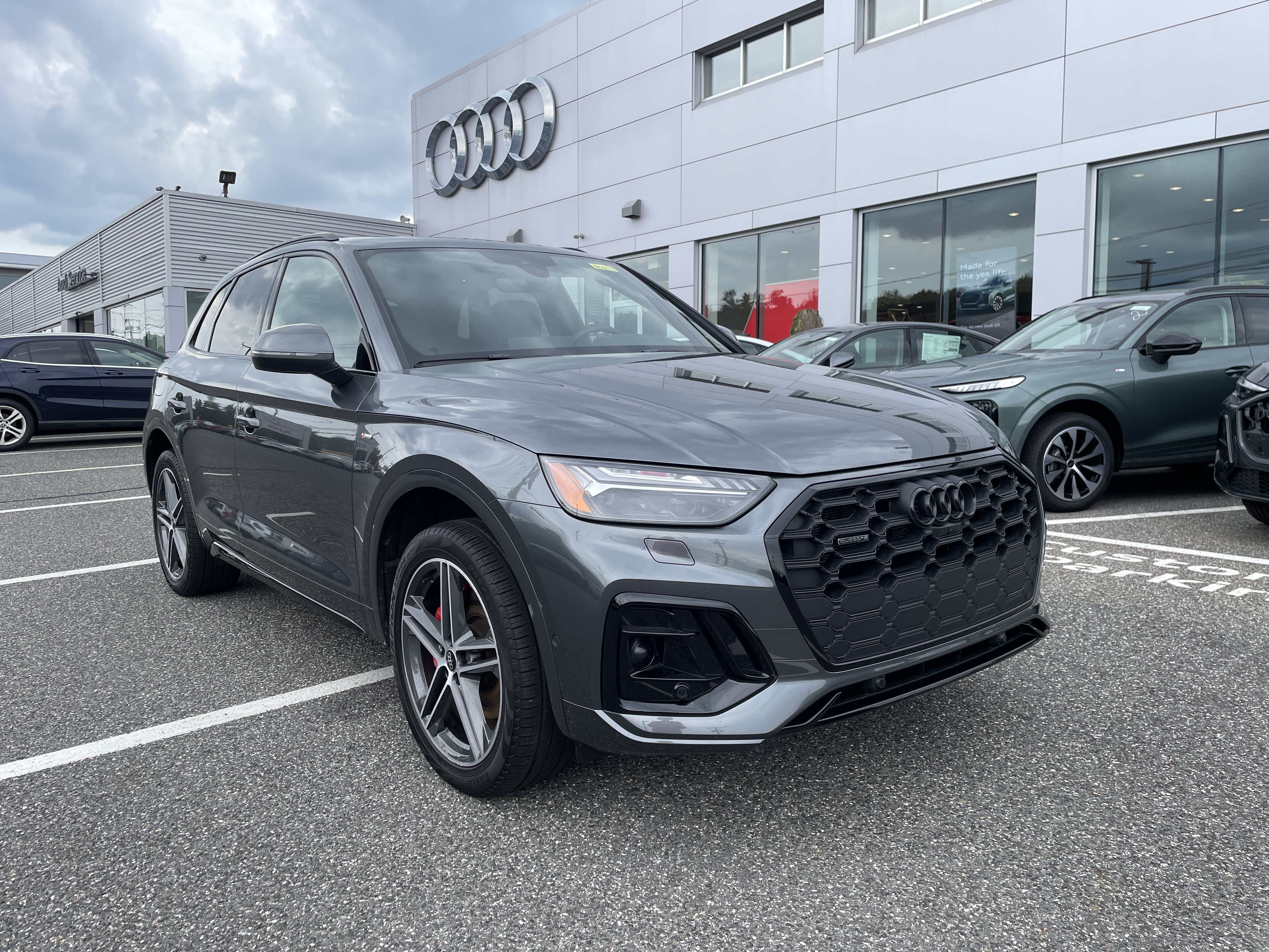 Certified 2024 Audi Q5 e Prestige w/ Prestige Package AWD/4WD image 1