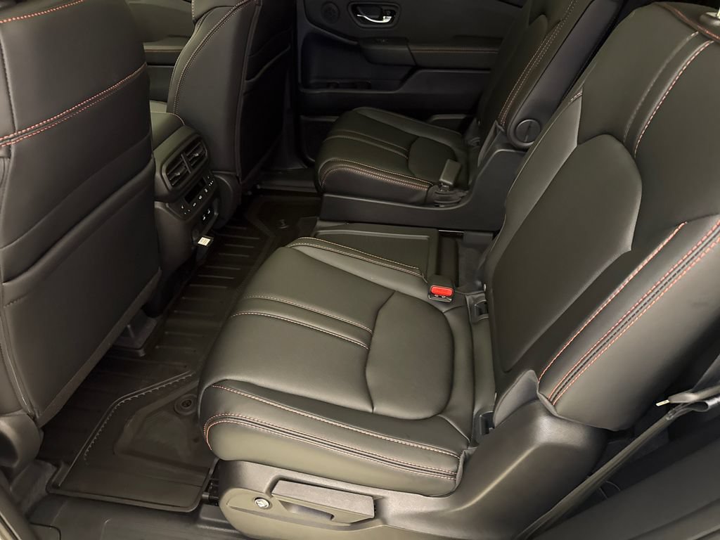New 2026 Honda Pilot TrailSport image 18