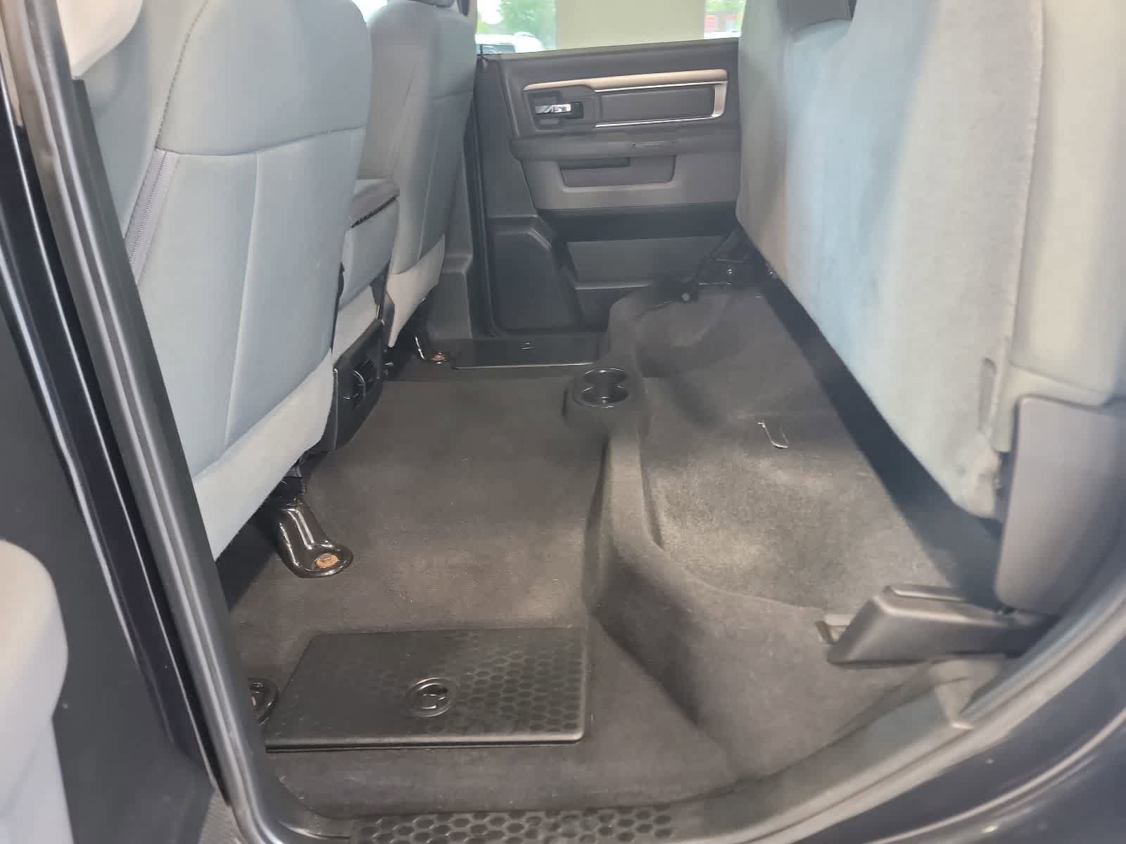 Used 2019 RAM 1500 Classic SLT AWD/4WD image 35