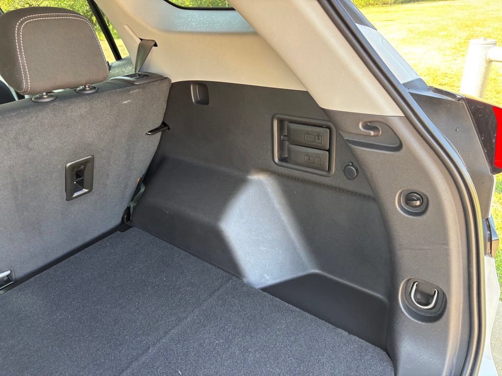 Used 2023 GMC Terrain SLE w/ Driver Convenience Package FWD image 47
