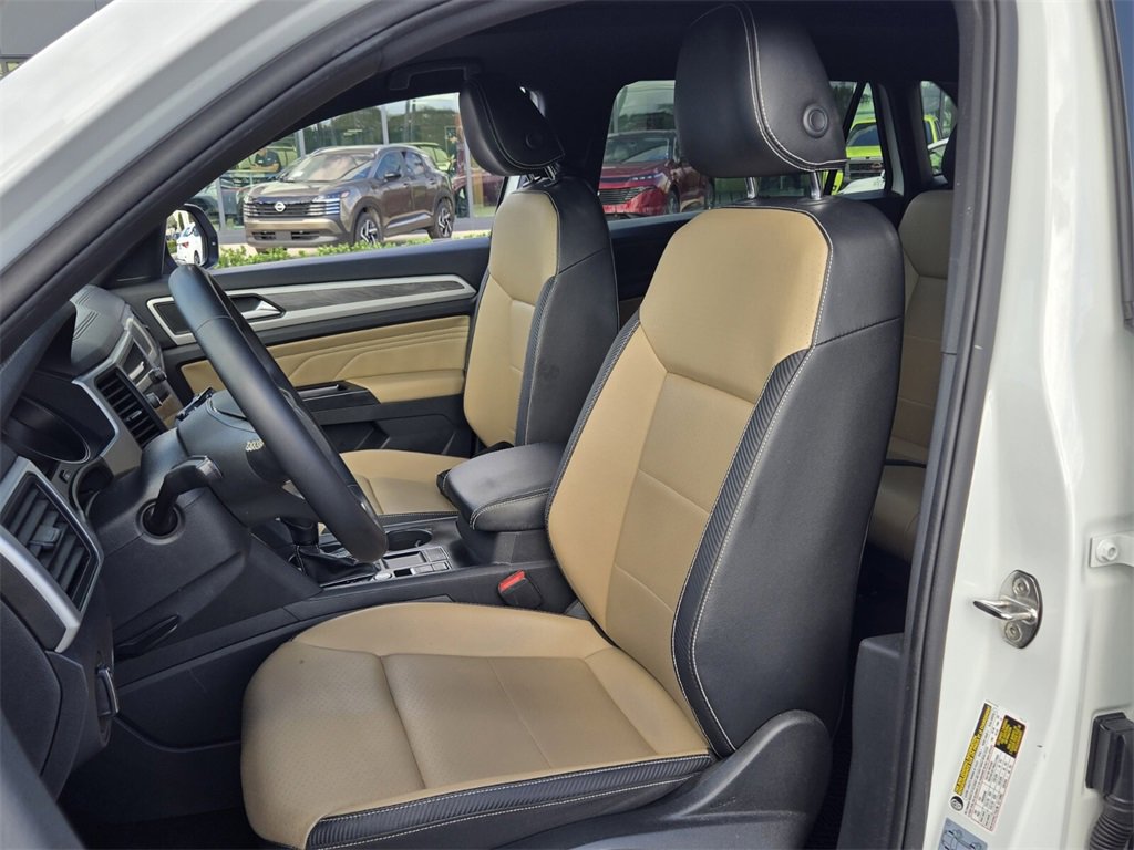 Used 2021 Volkswagen Atlas Cross Sport SE w/ Panoramic Sunroof Package image 11