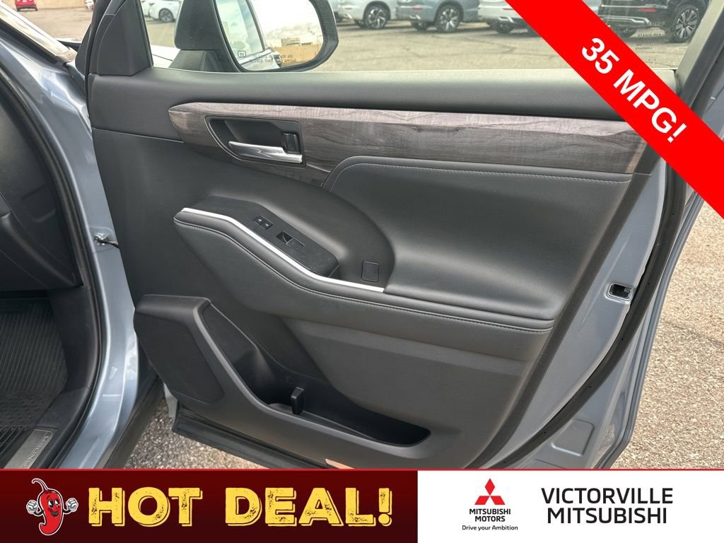 Used 2021 Toyota Highlander Platinum FWD image 28